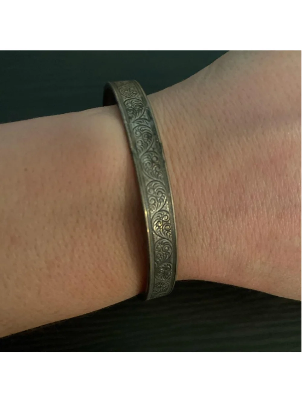 Danecraft sterling bangle bracelet with pattern all around